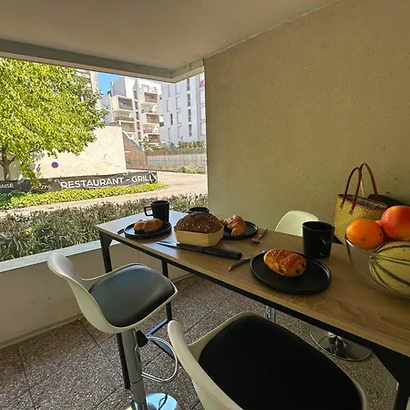 N 02 Halte - Parking Et Accès Petit-déjeuner
